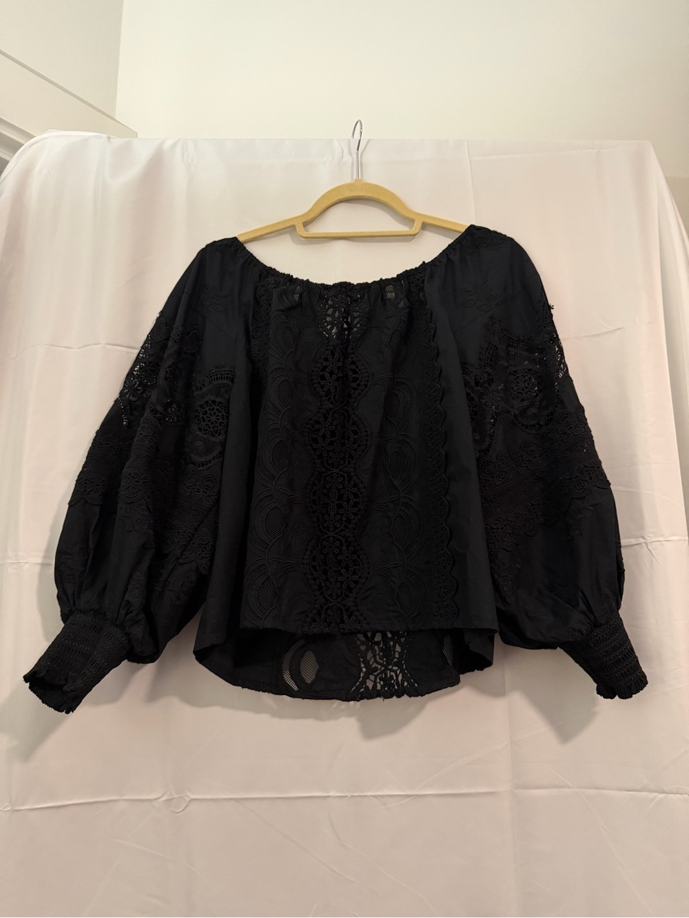 Alice and Olivia top size large - Picture 2 of 6